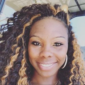 Meet your Posher, Candace